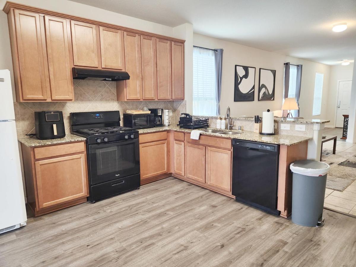 4 Bedroom Home Near Downtown Med Center Nrg Stadium Pearland Skyview Long By Ion Rentals Houston Ngoại thất bức ảnh