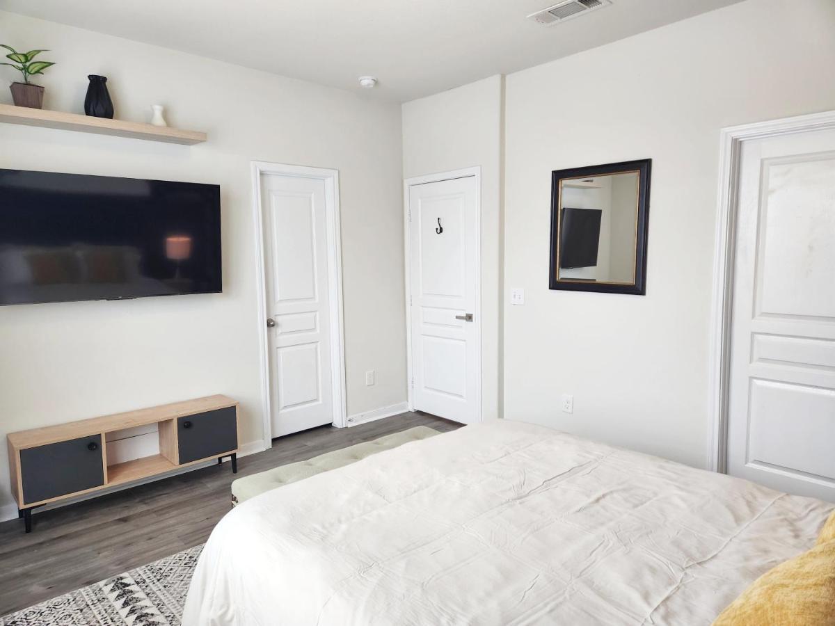 4 Bedroom Home Near Downtown Med Center Nrg Stadium Pearland Skyview Long By Ion Rentals Houston Ngoại thất bức ảnh